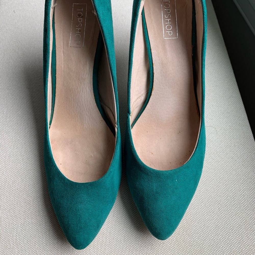 Topshop green suede heels, size 8